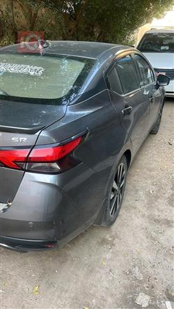 نيسان فيرسا